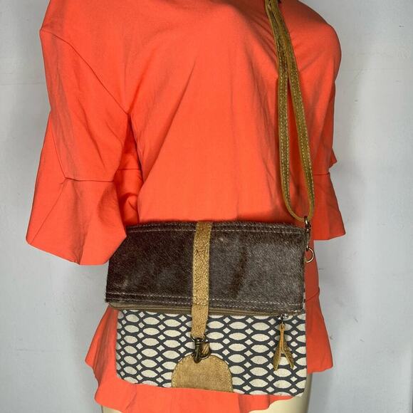 ˚₊‧꒰ა ☆ ໒꒱ ‧₊˚MYRA BAG Upcycled Canvas Faux Leather Small Crossbody Bag (5D-DQ) - Picture 1 of 8